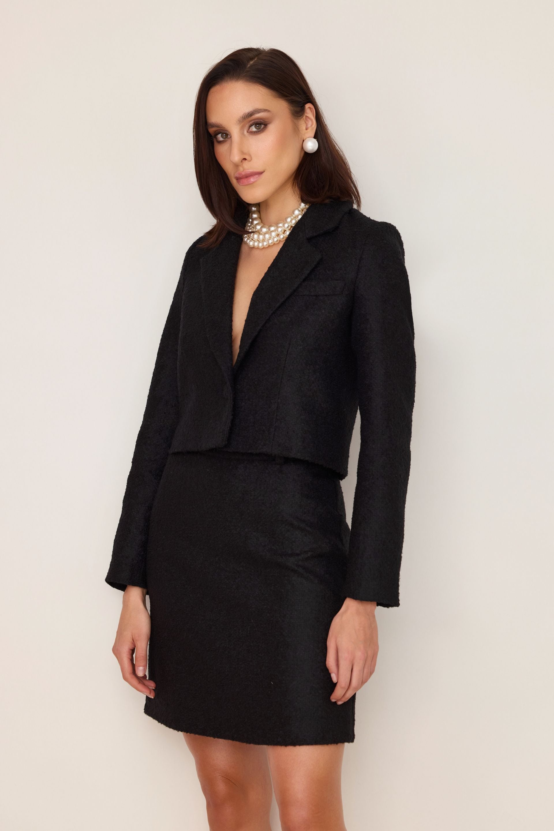 Krótka wełniana marynarka boucle