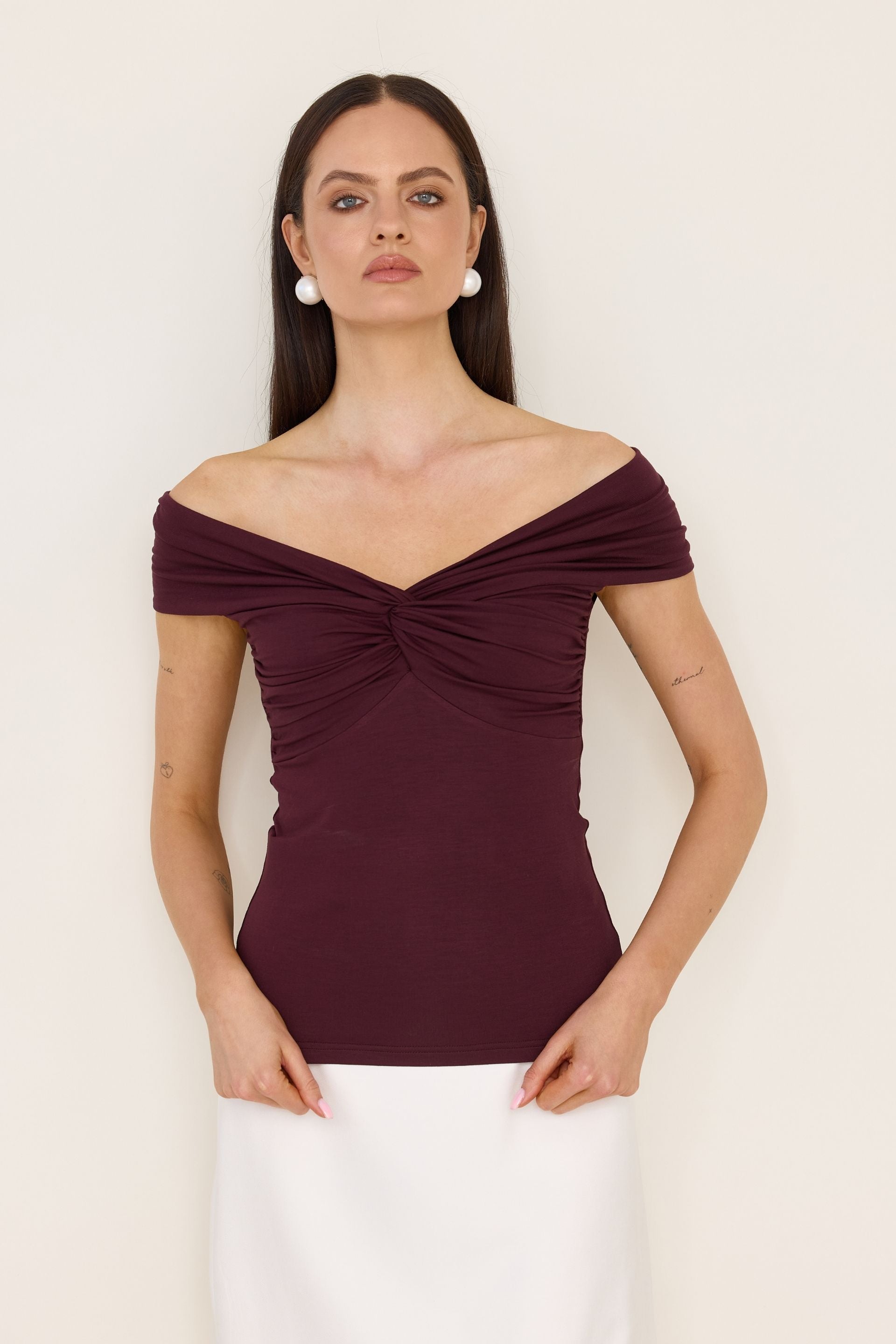 Bluzka bez ramion z zawinięciem wiśnia