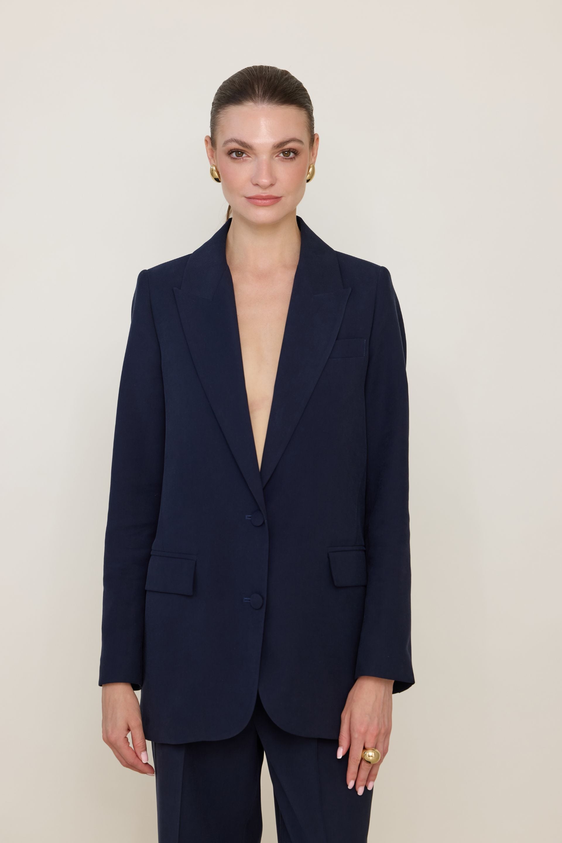 Loose-fit jacket with burgundy fabric buttons