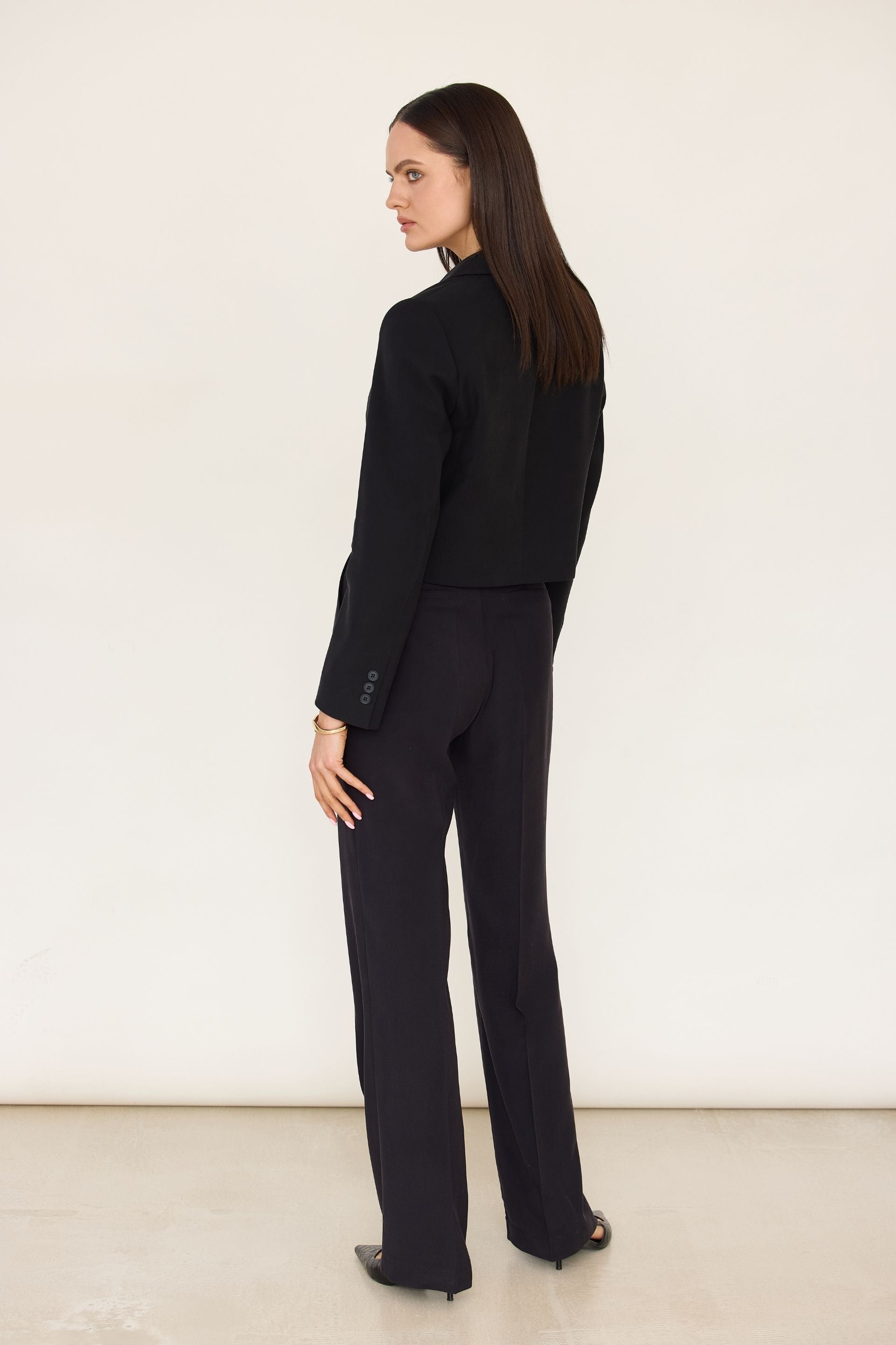 Krótka marynarka z wiskozy czarny