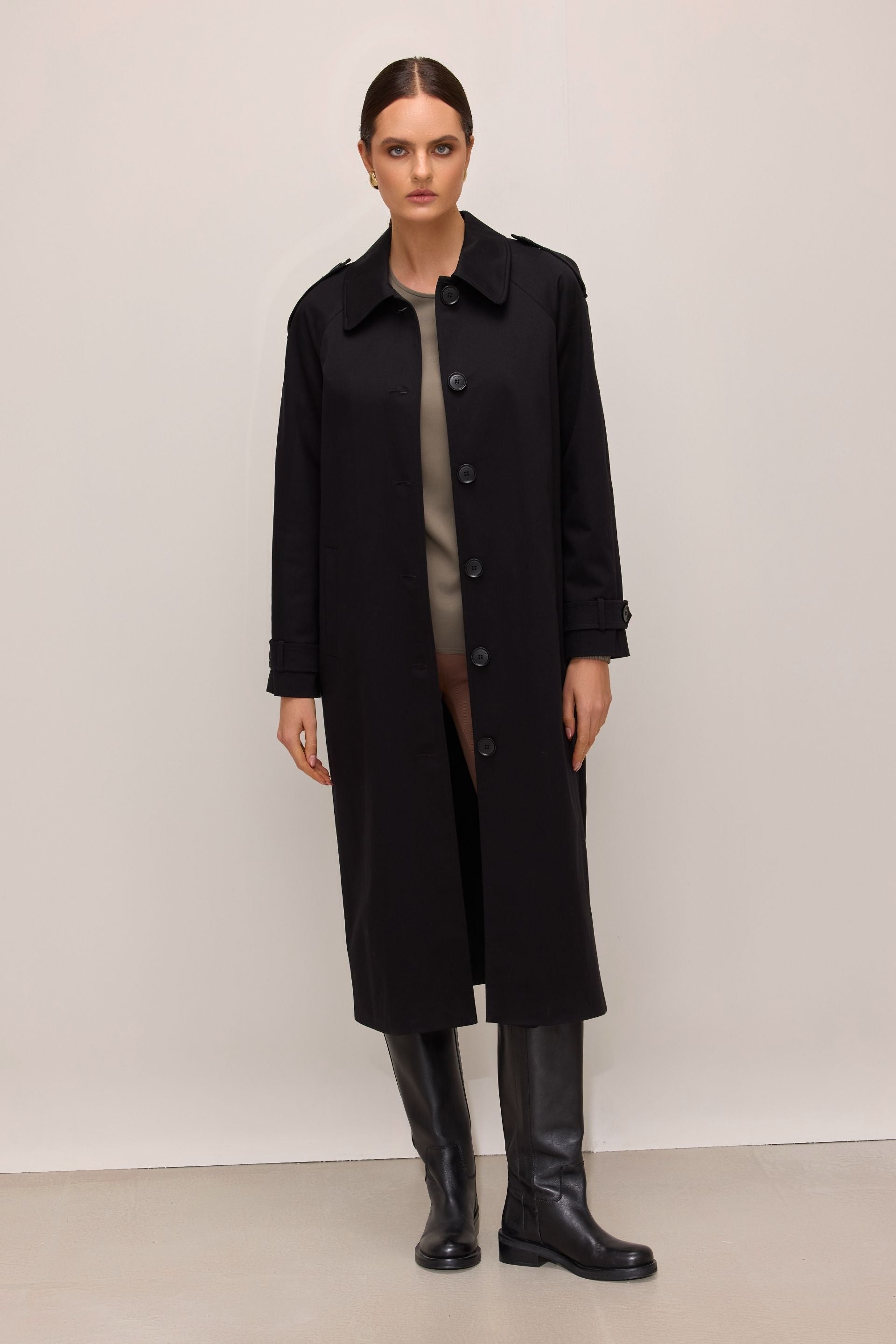 Jednorzędowy długi trencz czarny