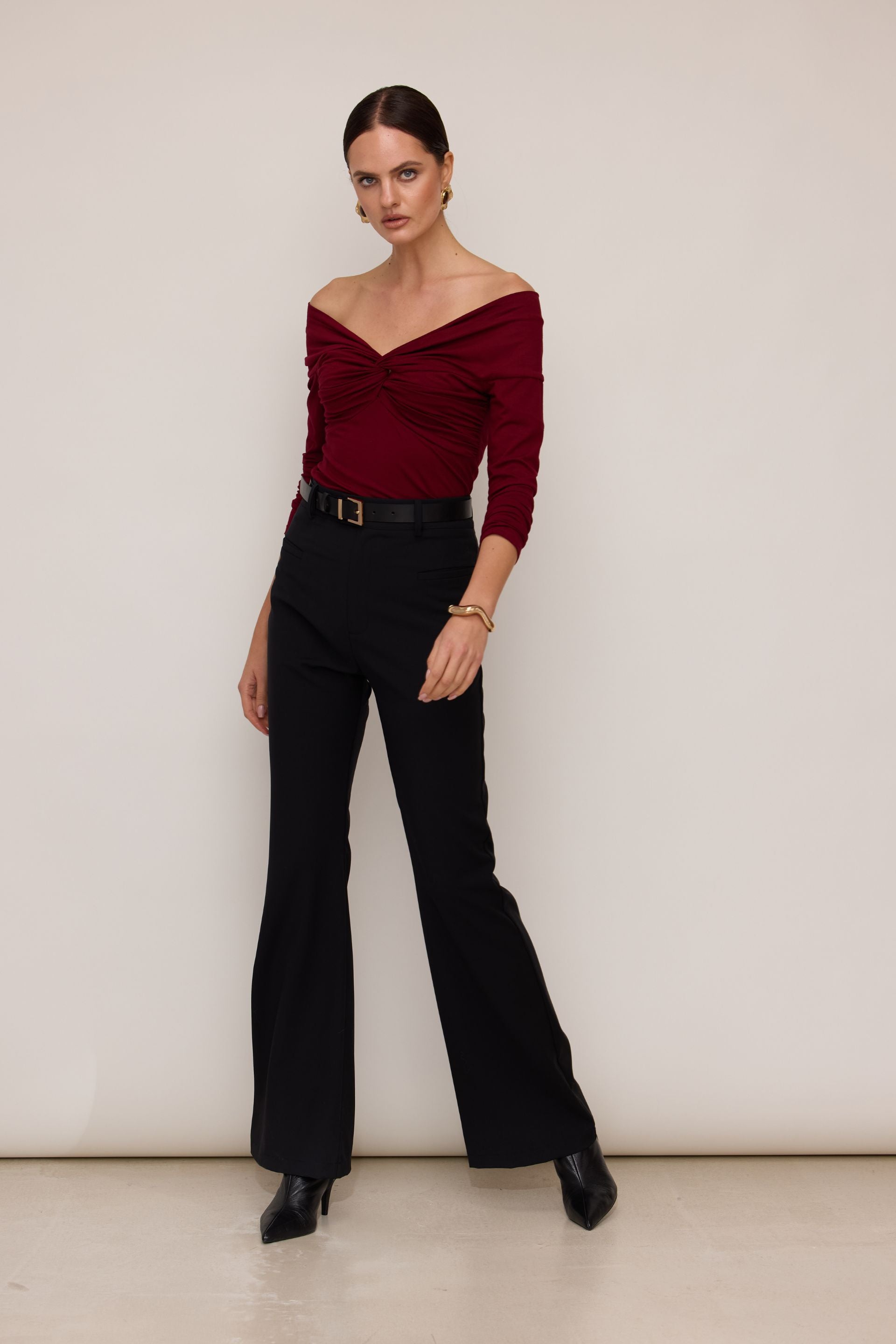 Bluzka z odkrytymi ramionami z zawinięciem i długim rękawem burgund