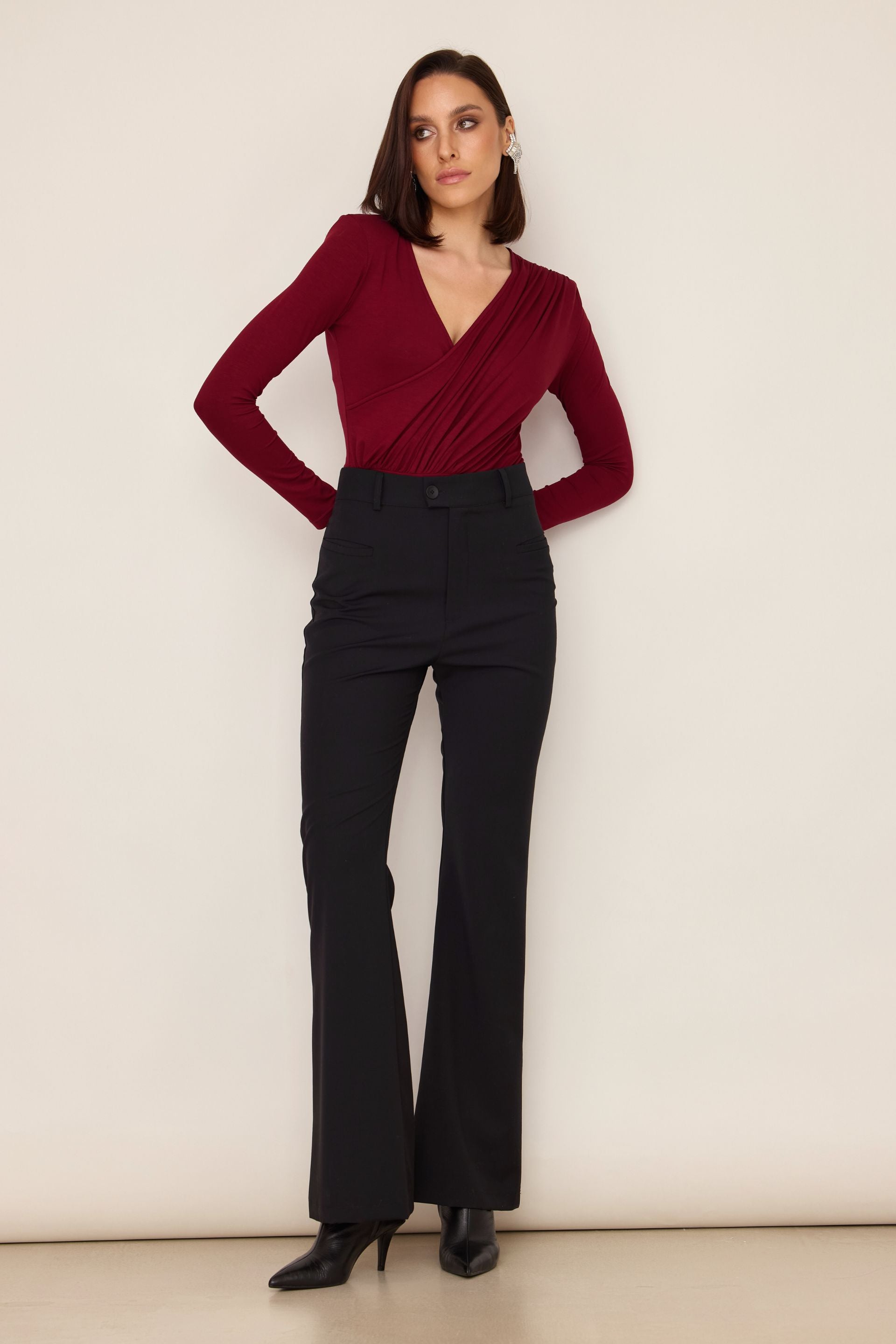 Wełniane spodnie z wysokim stanem czarne