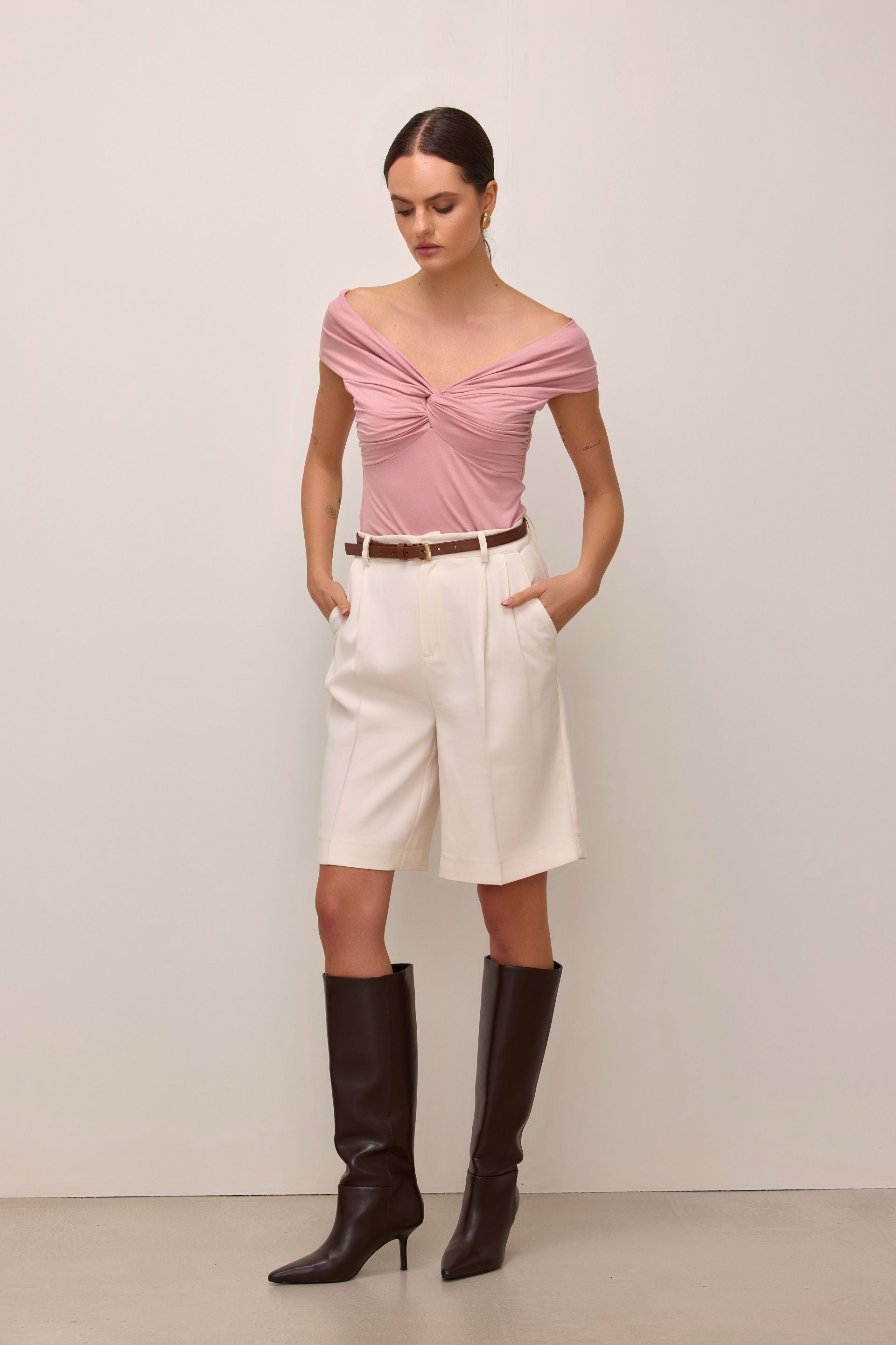 Bluzka bez ramion z zawinięciem zgaszony róż