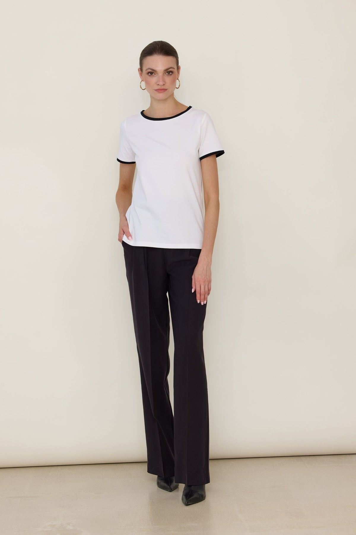 T-shirt with white piping