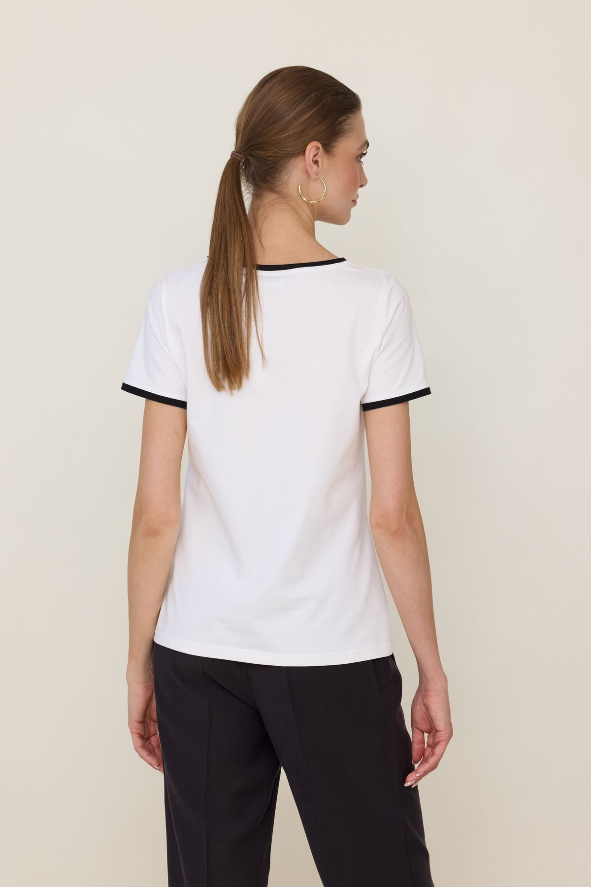 T-shirt with white piping