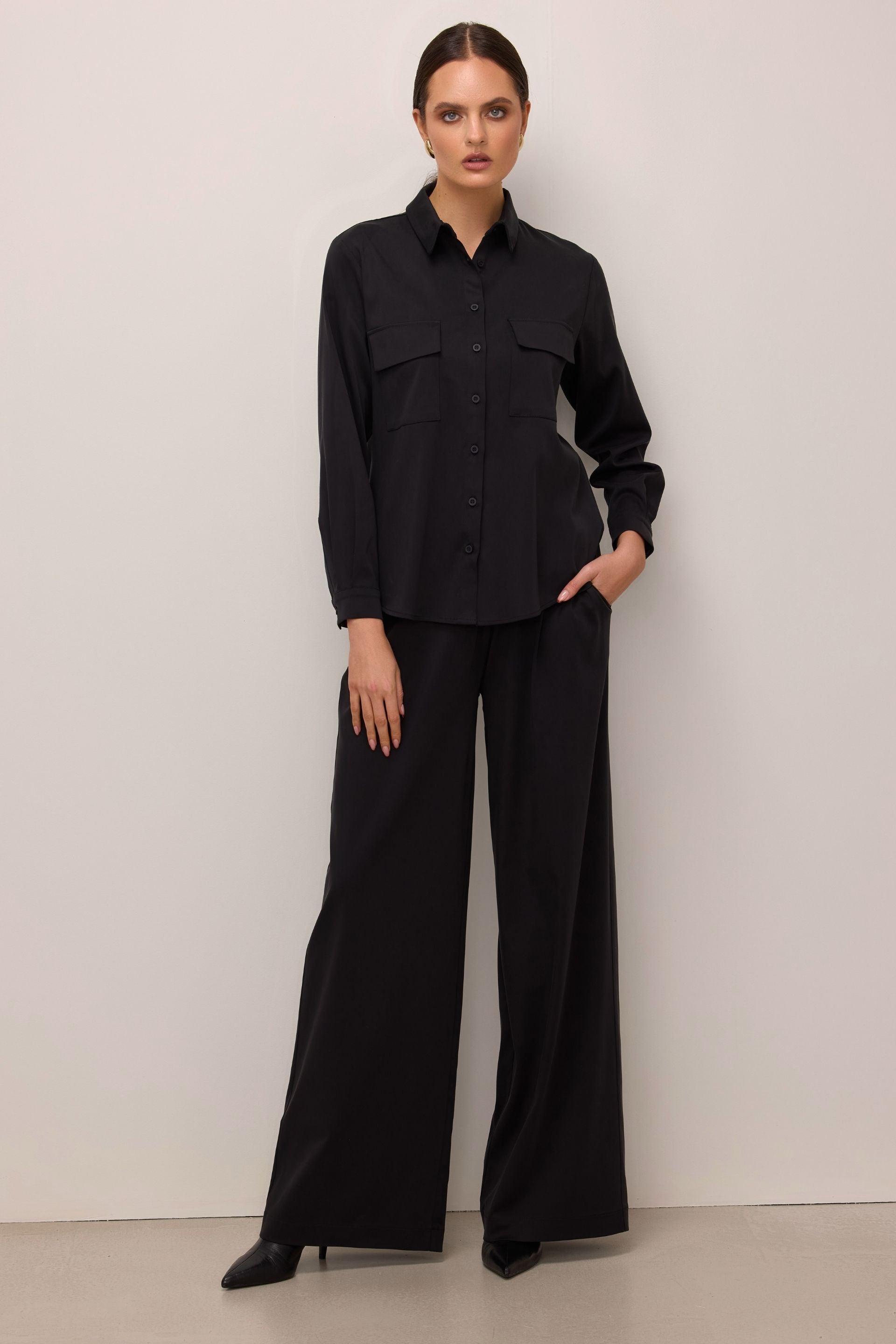 Koszula z kieszeniami czarna