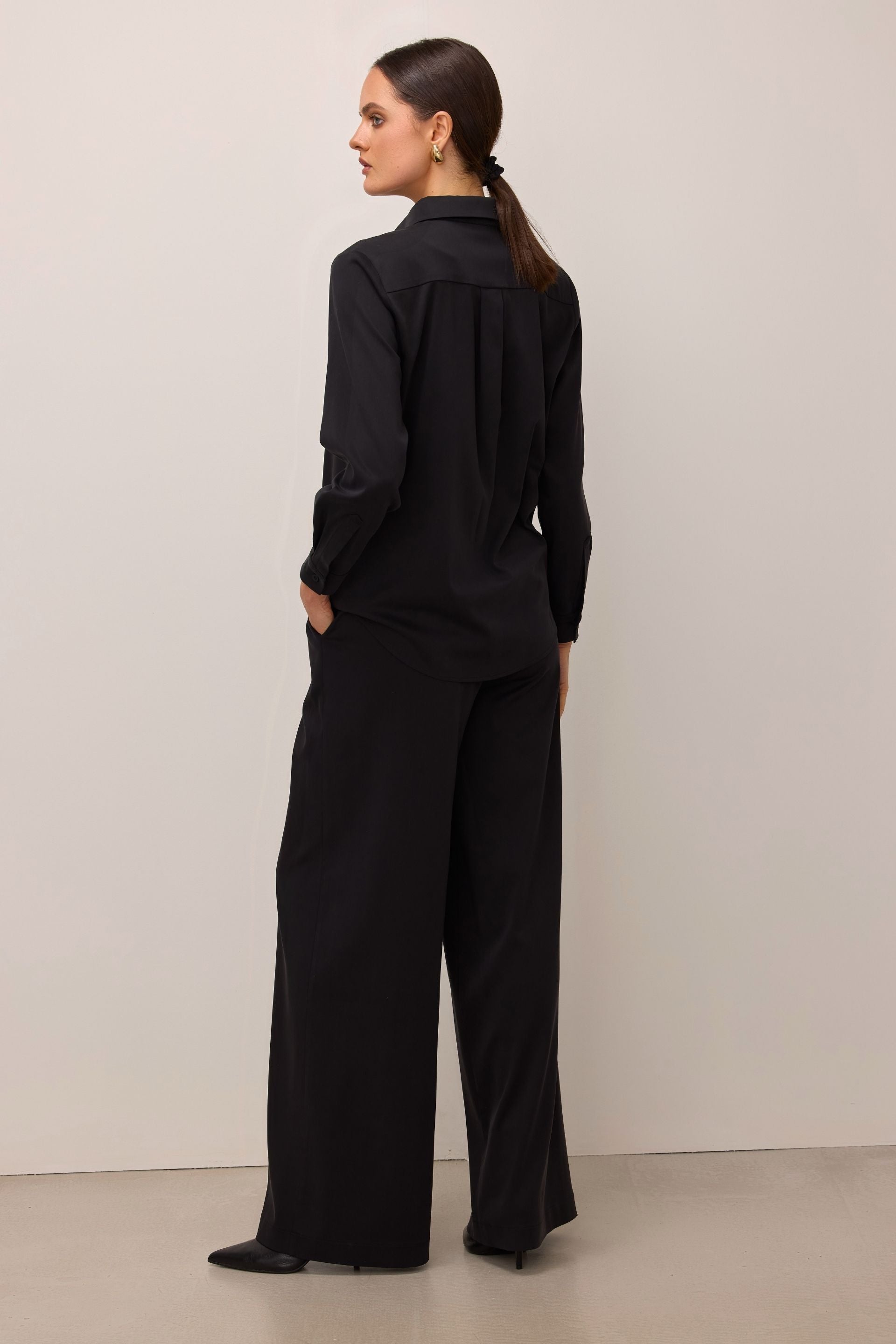 Black shirt with pockets