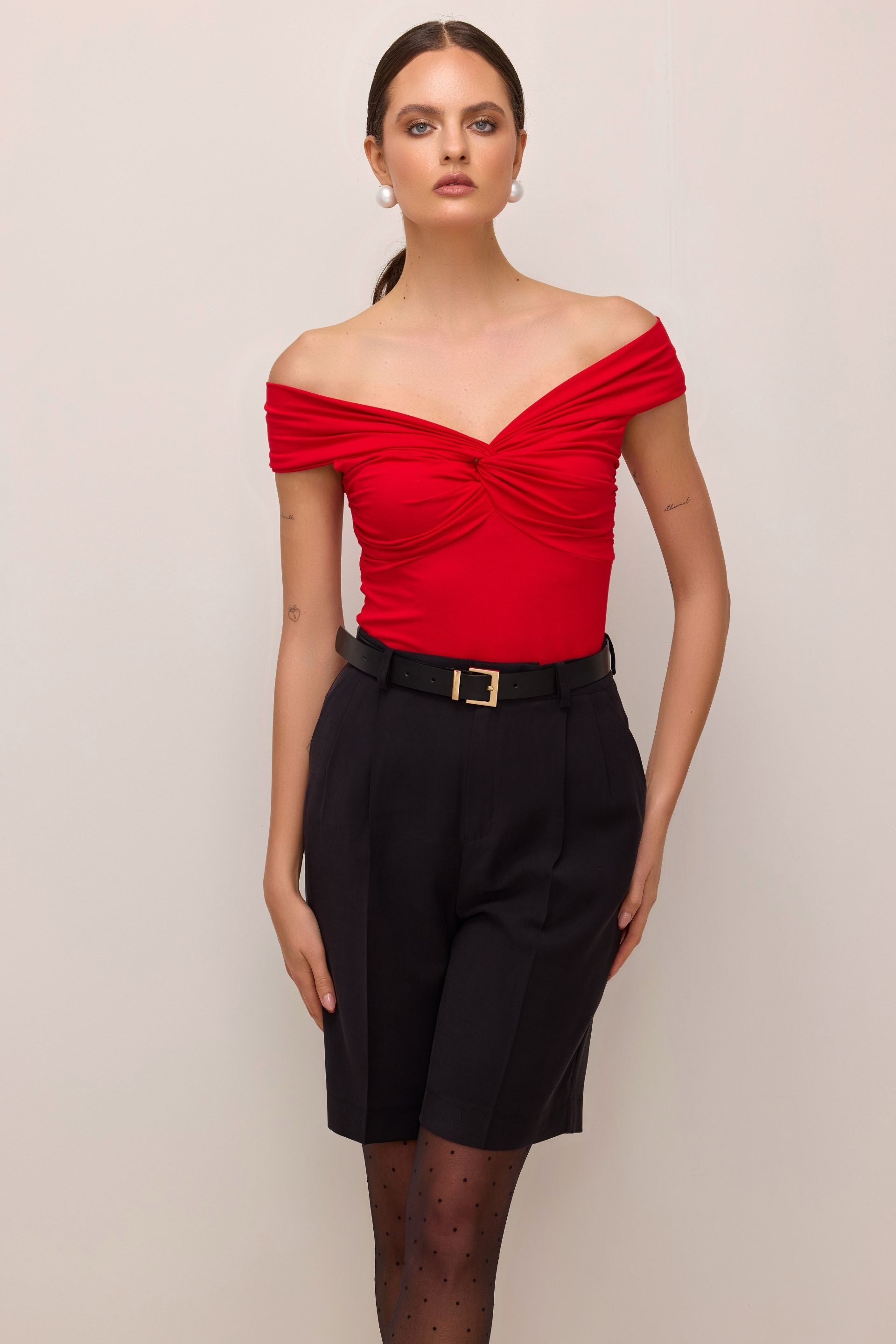 Bluzka bez ramion z zawinięciem czerwona