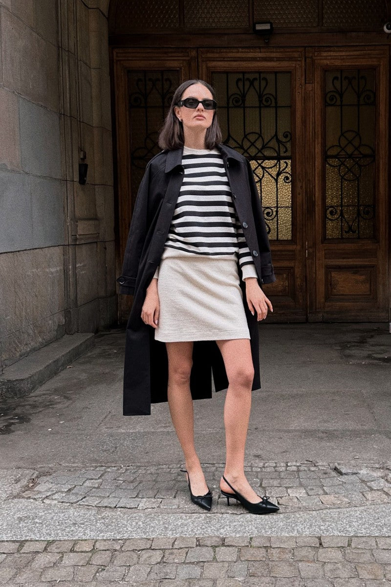 Striped sweatshirt in off-white with black