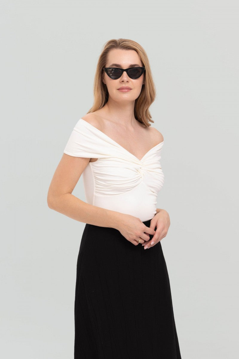 Bluzka bez ramion z zawinięciem śmietankowa