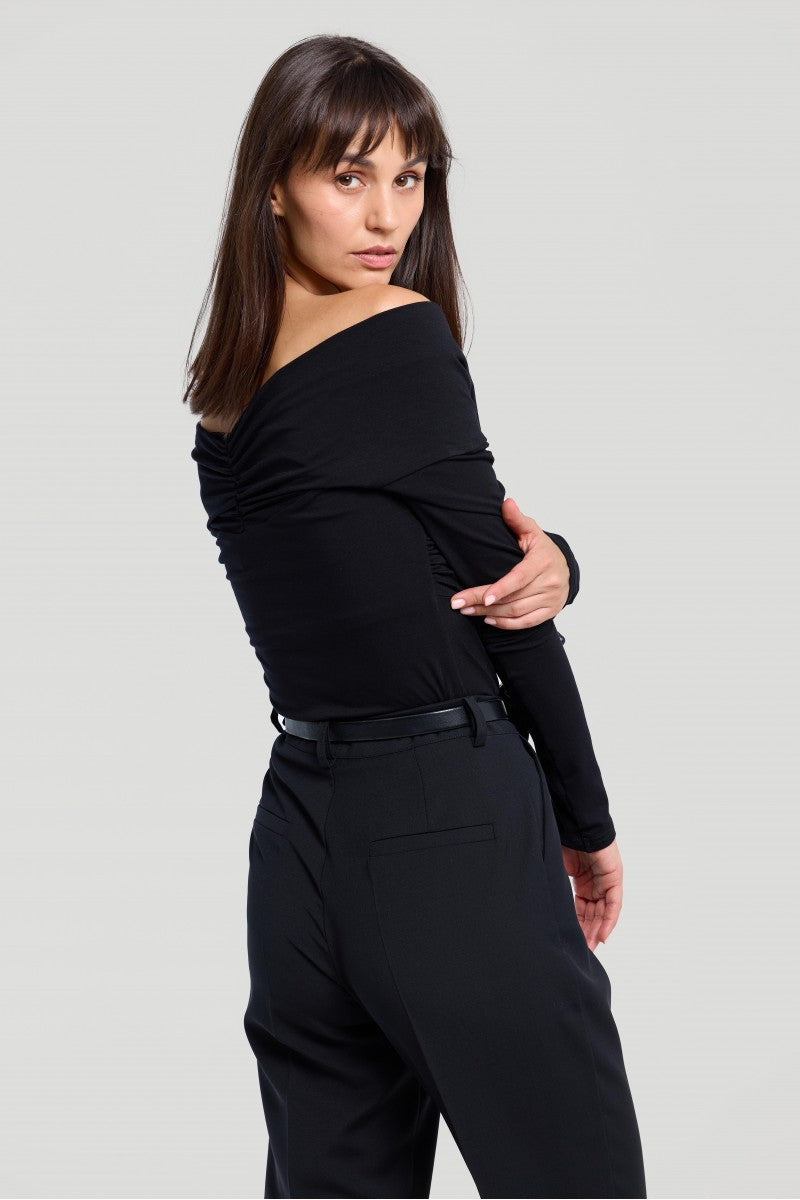 Bluzka z odkrytymi ramionami z zawinięciem i długim rękawem czarna