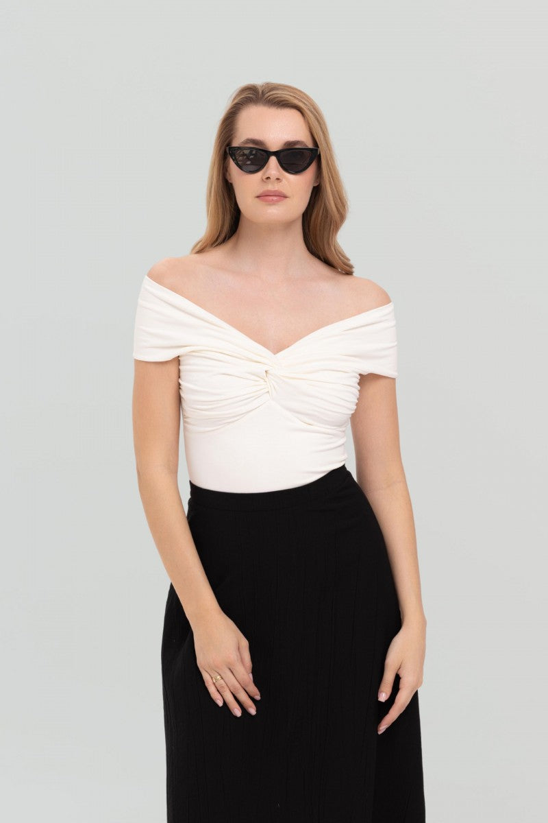 Bluzka bez ramion z zawinięciem śmietankowa