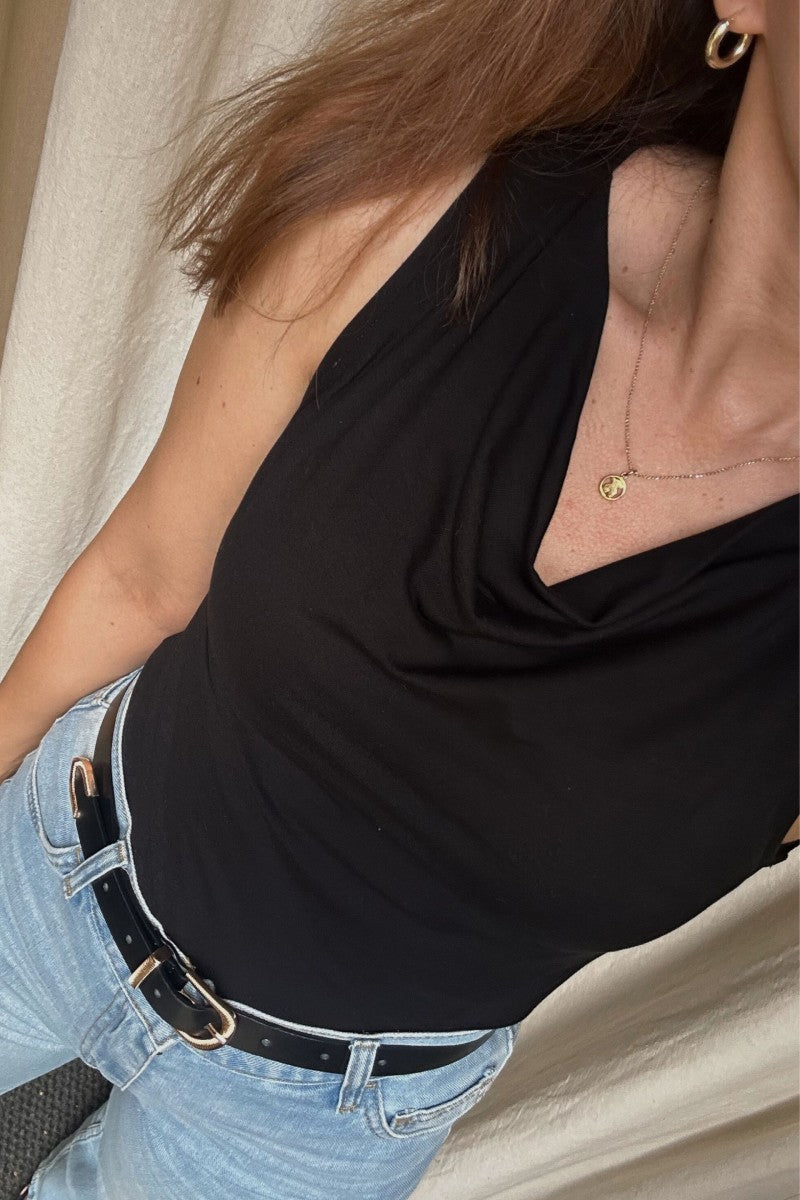 Bluzka z dekoltem typu woda czarna