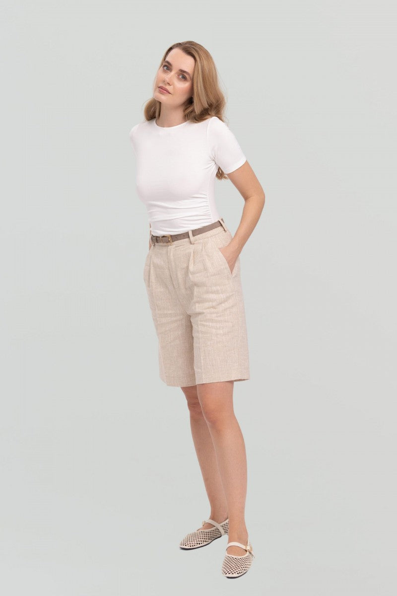 Bluzka z krótkim rękawem z drapowaniem po bokach śmietankowa biała