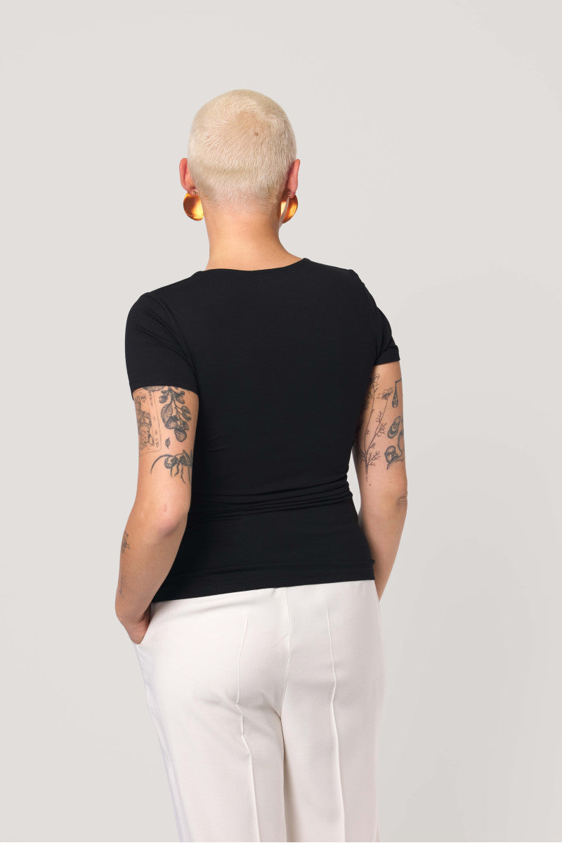 Bluzka z kwadratowym dekoltem i krótkim rękawem czarna