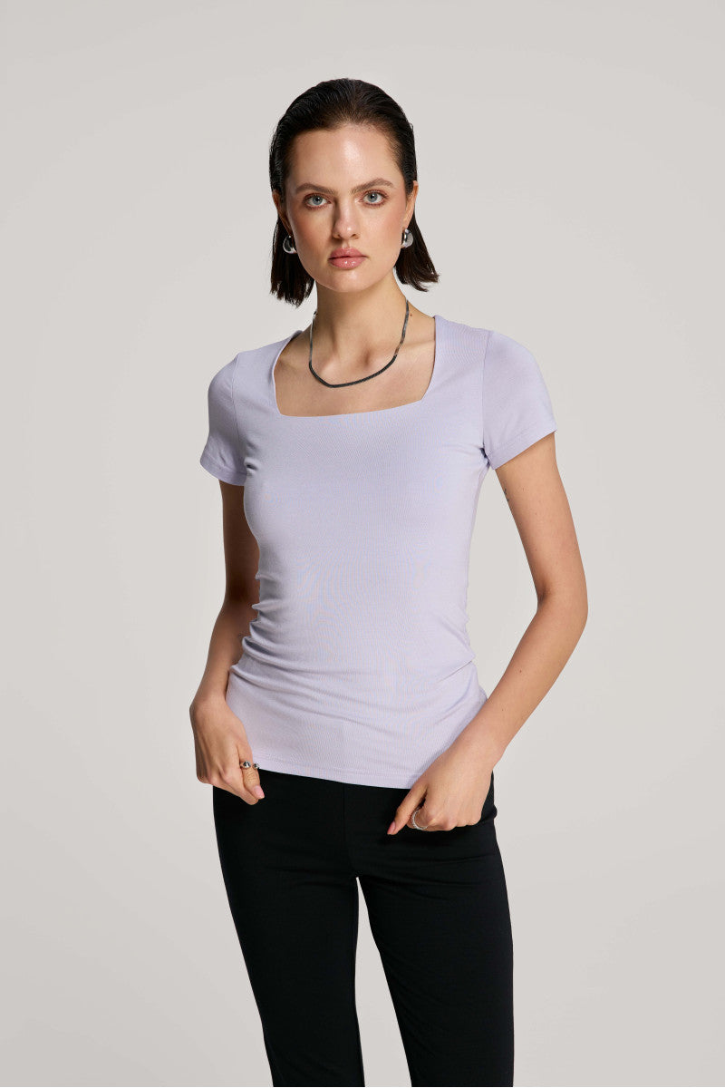 Bluzka z kwadratowym dekoltem i krótkim rękawem liliowa