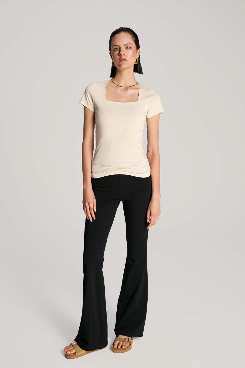 Bluzka z kwadratowym dekoltem i krótkim rękawem śmietankowa