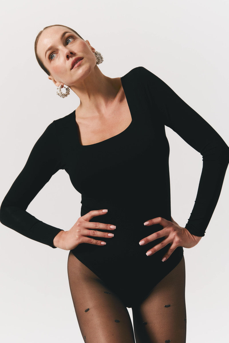 Body z kwadratowym dekoltem czarne