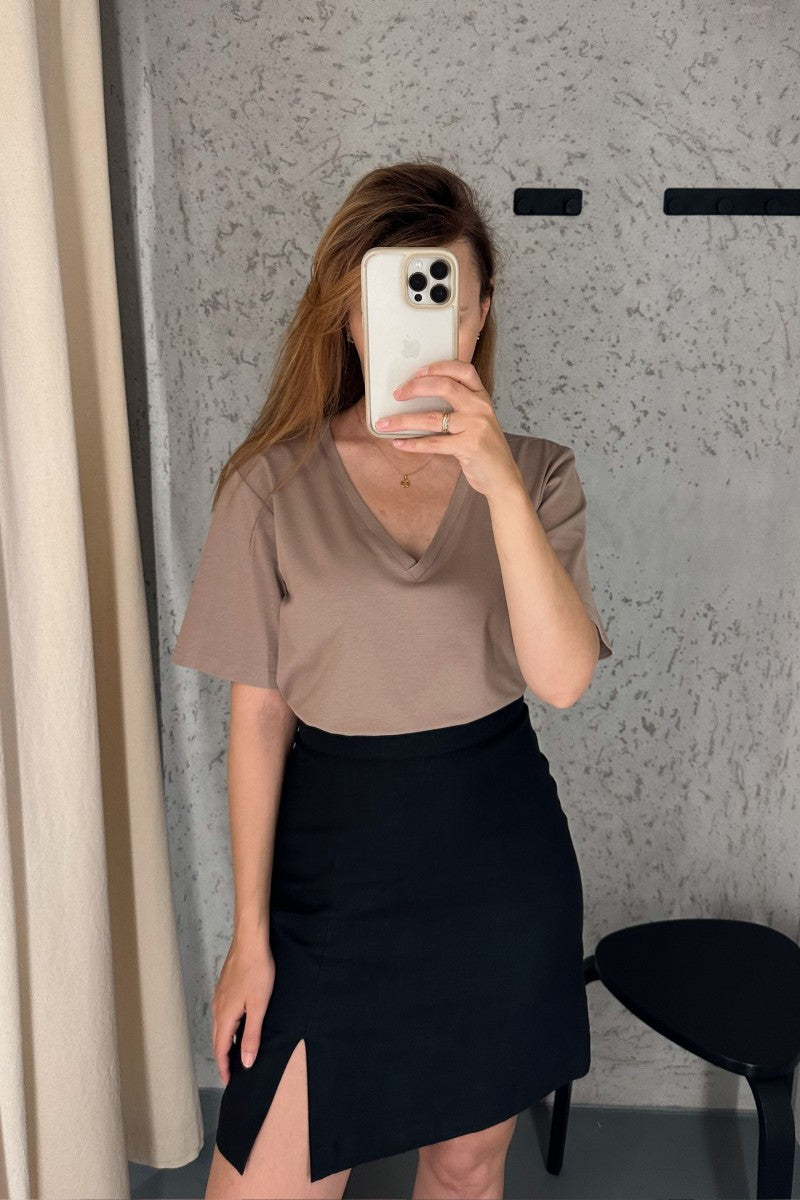 T-shirt o kroju pudełkowym z dekoltem typu v capuccino