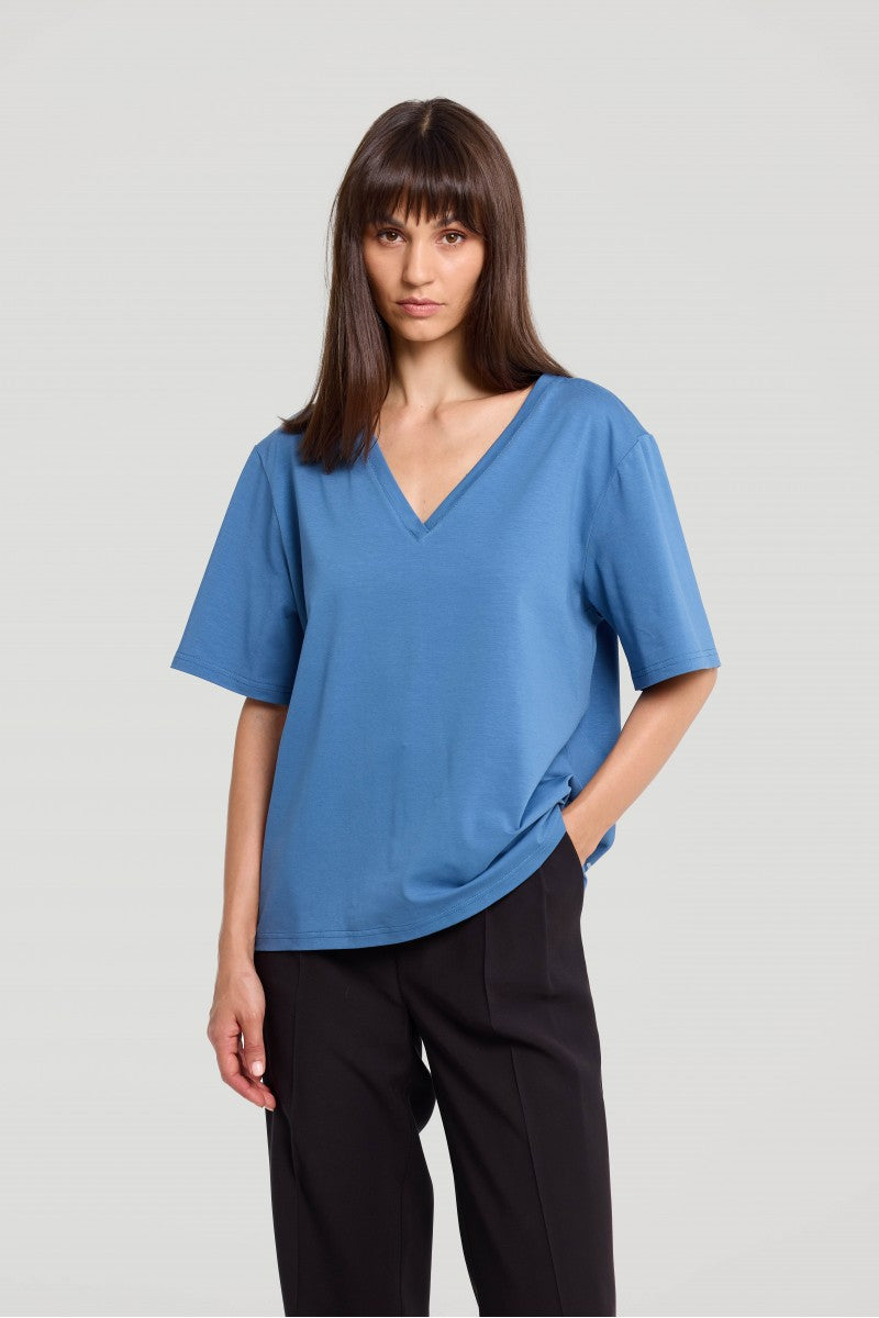 T-shirt o kroju pudełkowym z dekoltem typu v w kolorze denim