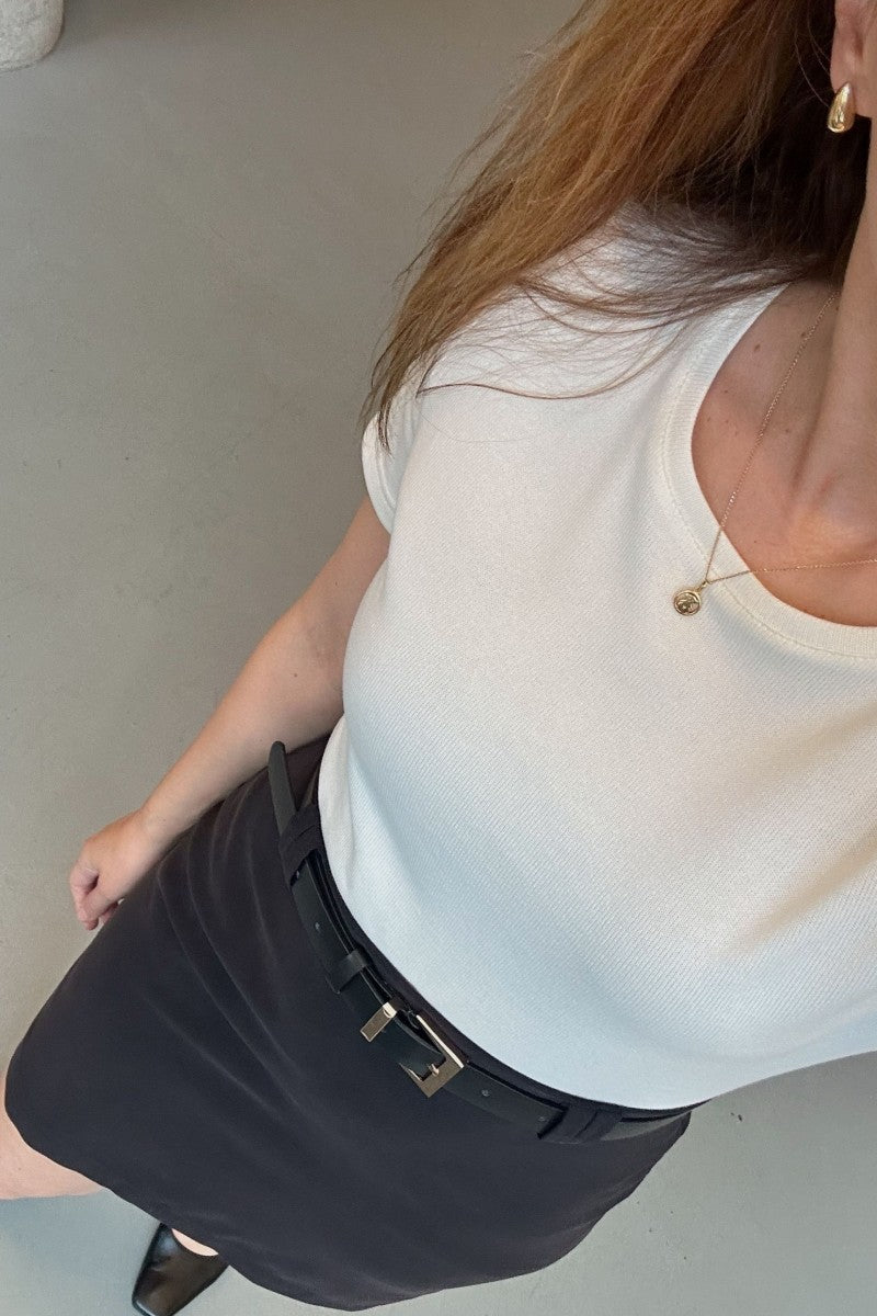 Cienki bawełniany sweter z krótkim rękawem śmietankowy