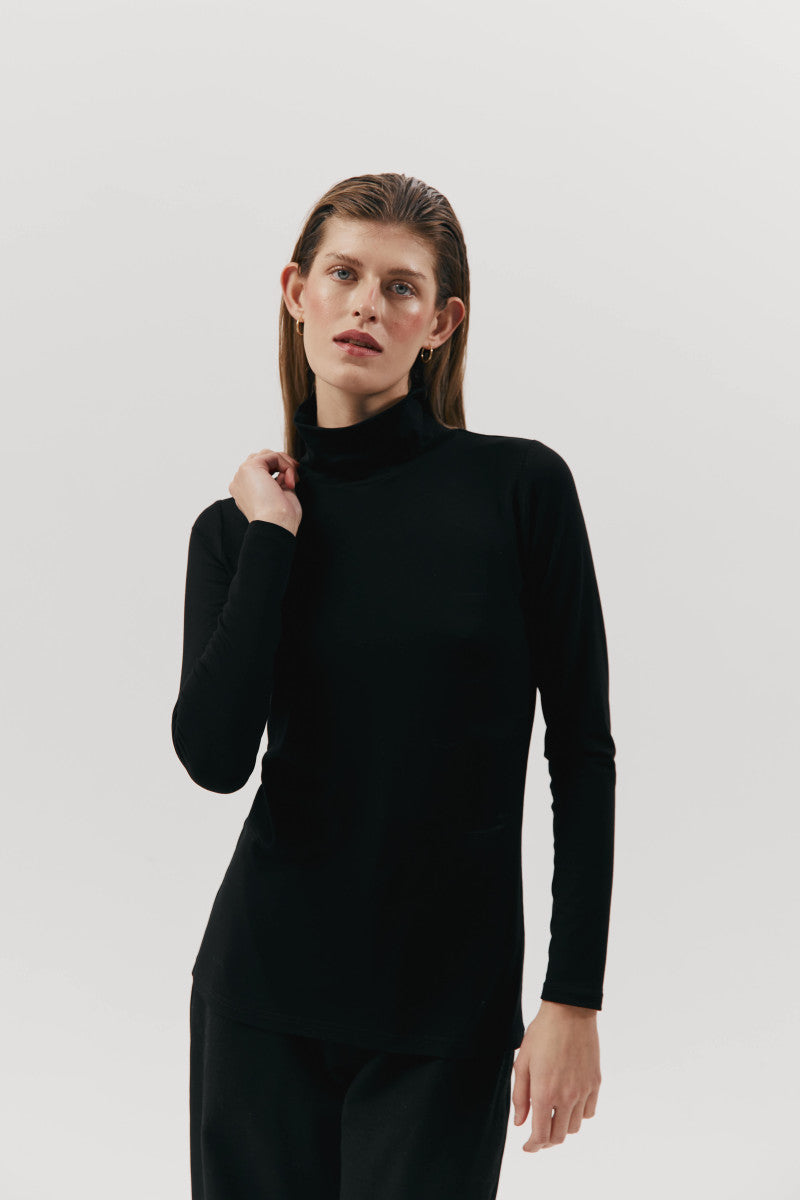 Golf z mikromodalu czarny