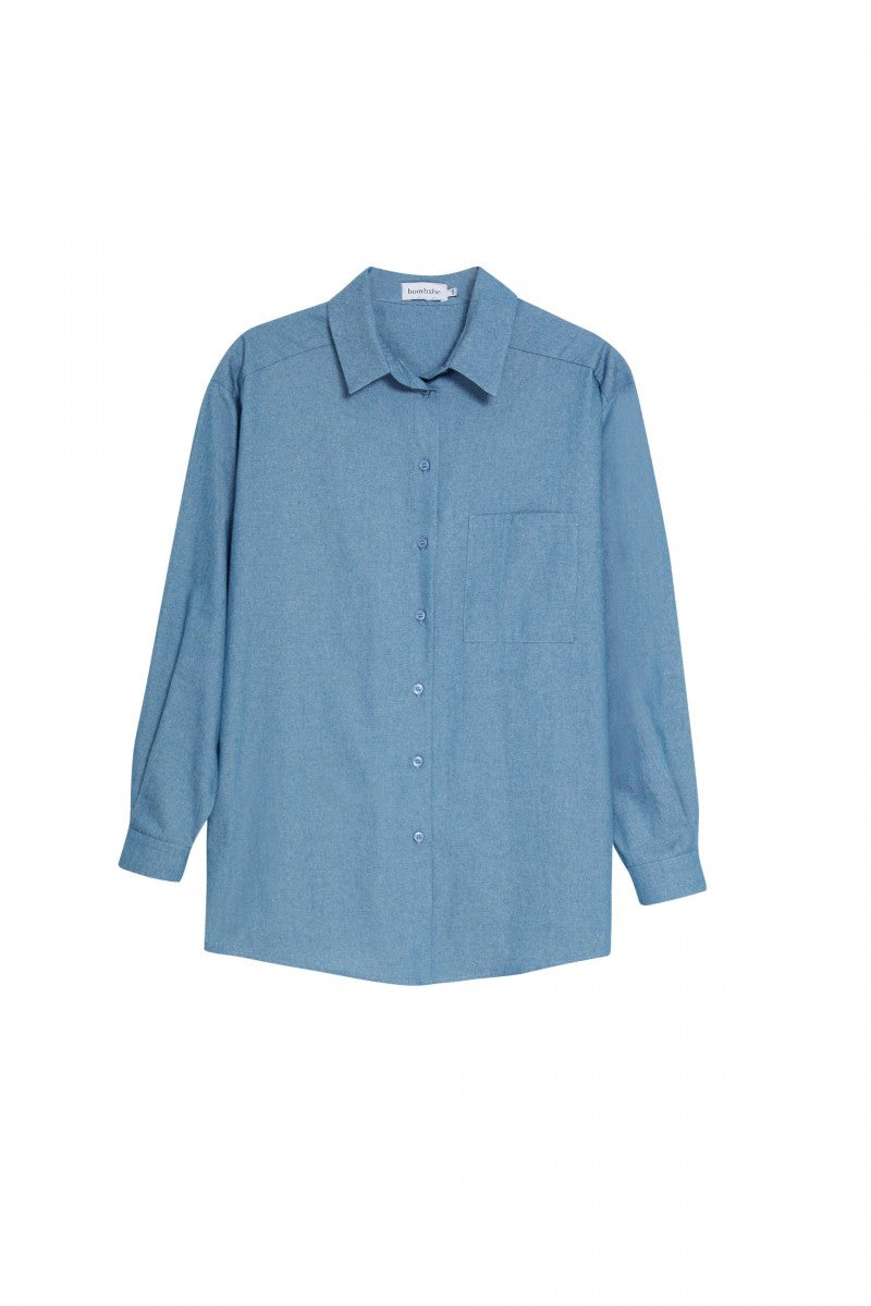 Loose-fitting denim shirt