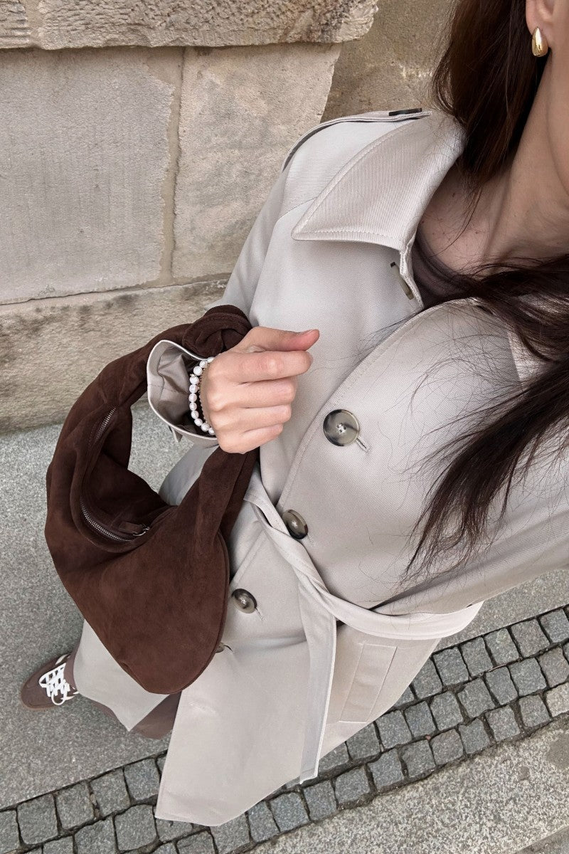 Jednorzędowy długi trencz jasny beżowy