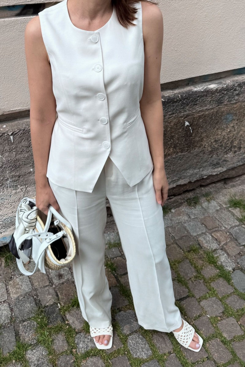 Cream viscose round neck vest