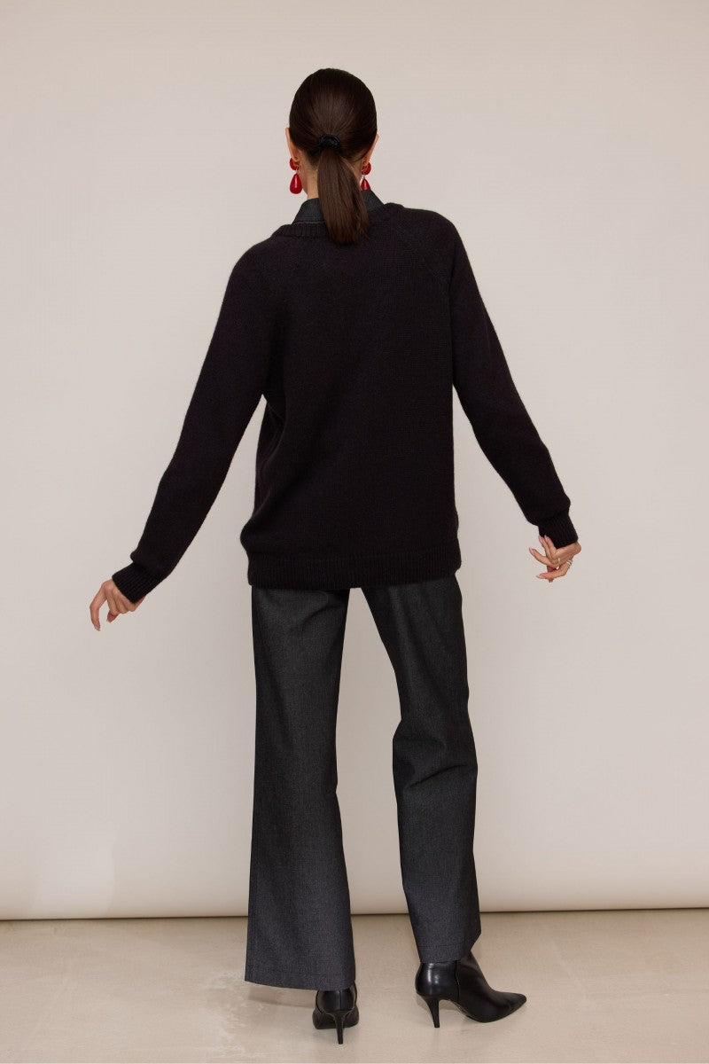 Classic woolen alpaca sweater in dark chocolate