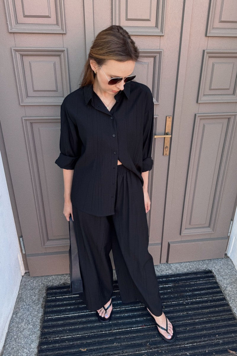 Koszula z kreszowanej wiskozy czarna