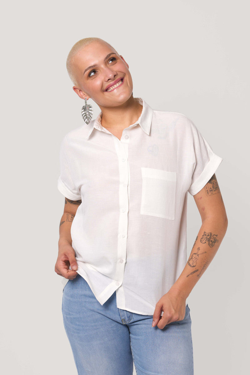 White rayon and linen short-sleeved shirt