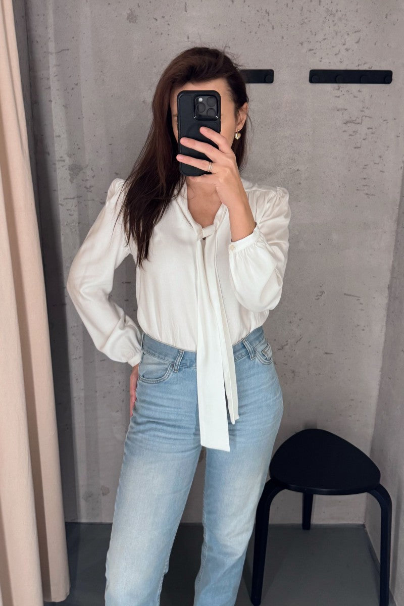 Koszula z wiązaniem biała