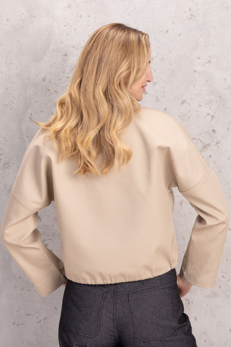 Kurtka typu trencz z kontrastowym kołnierzem czarny