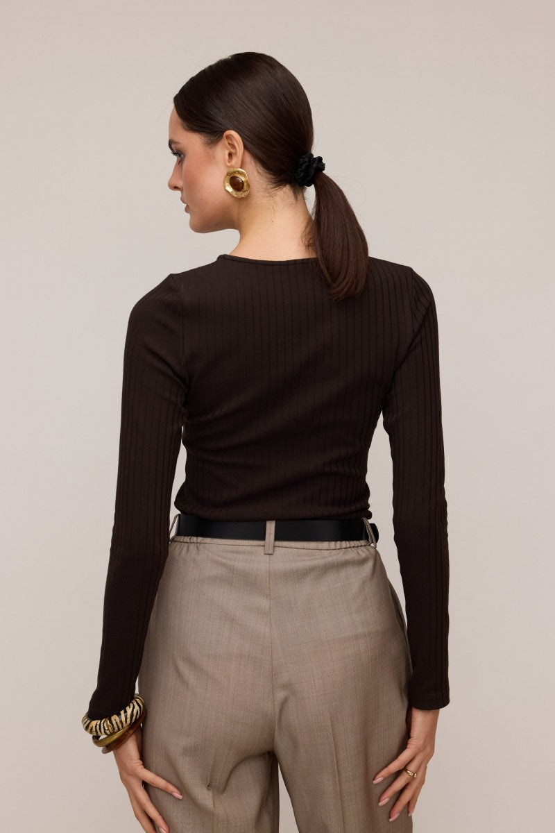 Longsleeve with a wider stripe, dark chocolate