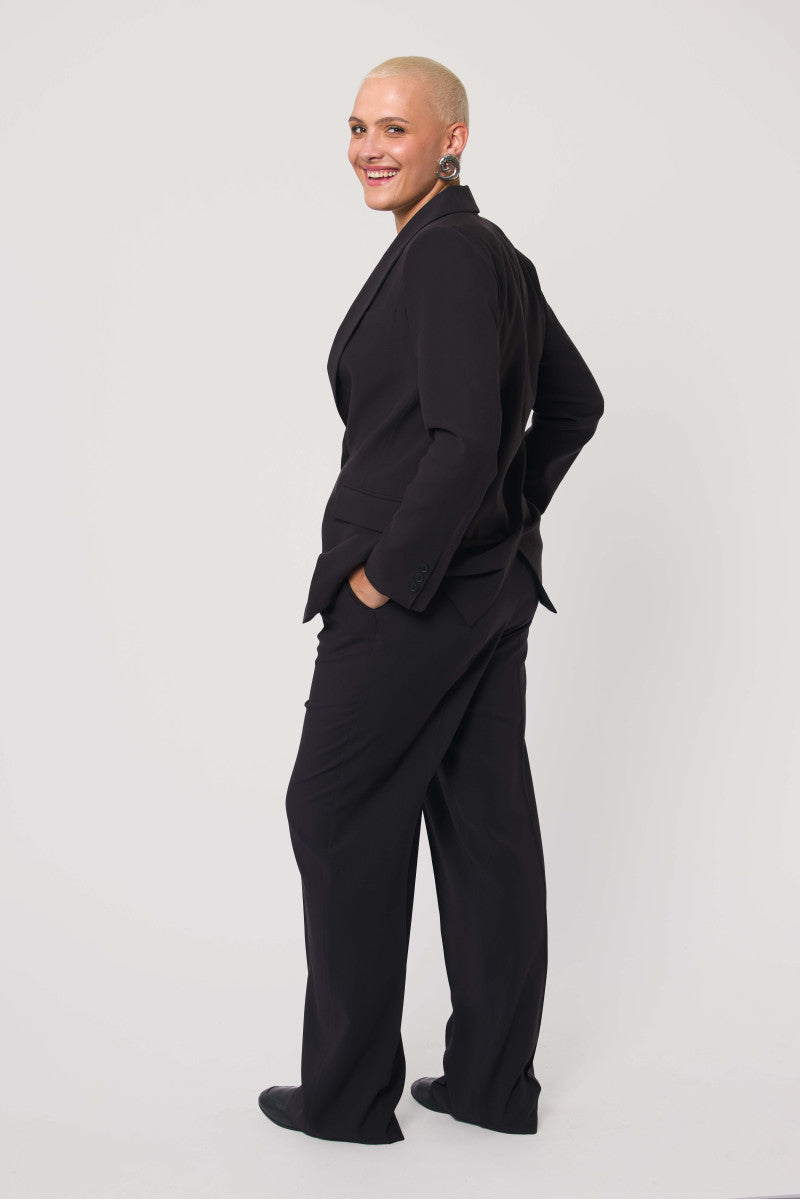 Oversized black jacket