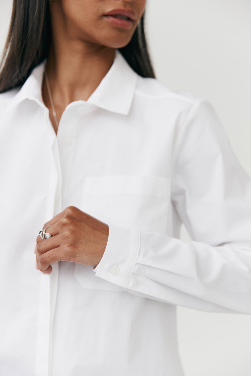 Prosta koszula z bawełny biała