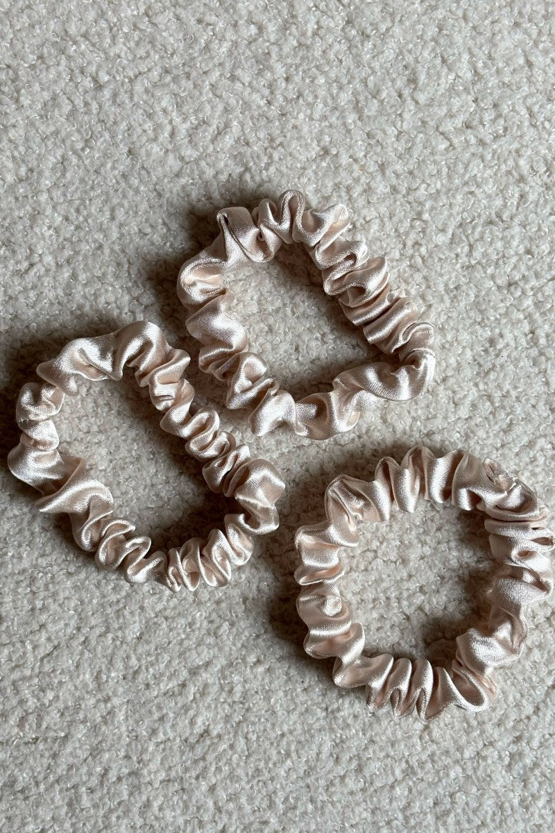 Satin hair band pearl gold