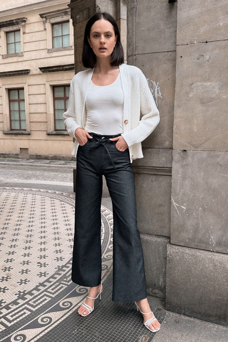 Jeansowe spodnie z paskiem antracyt