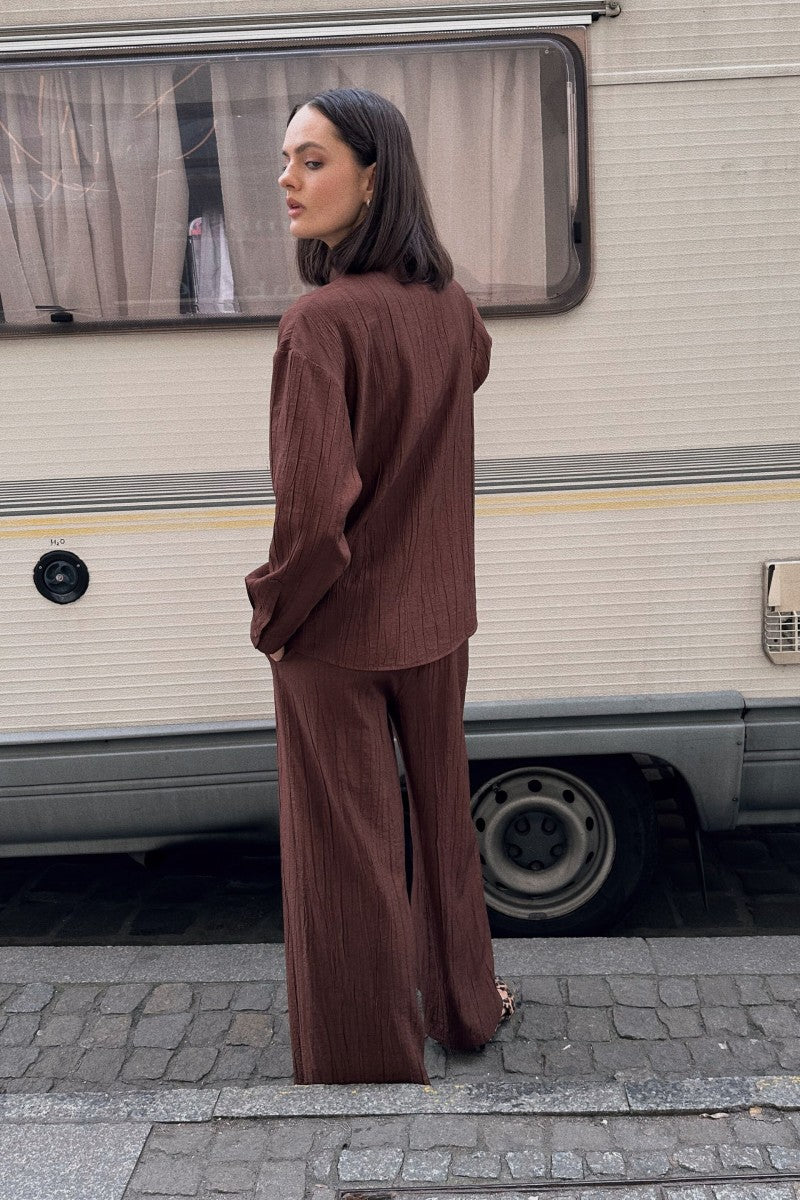 Crinkled viscose trousers with chocolate chili elastic waistband