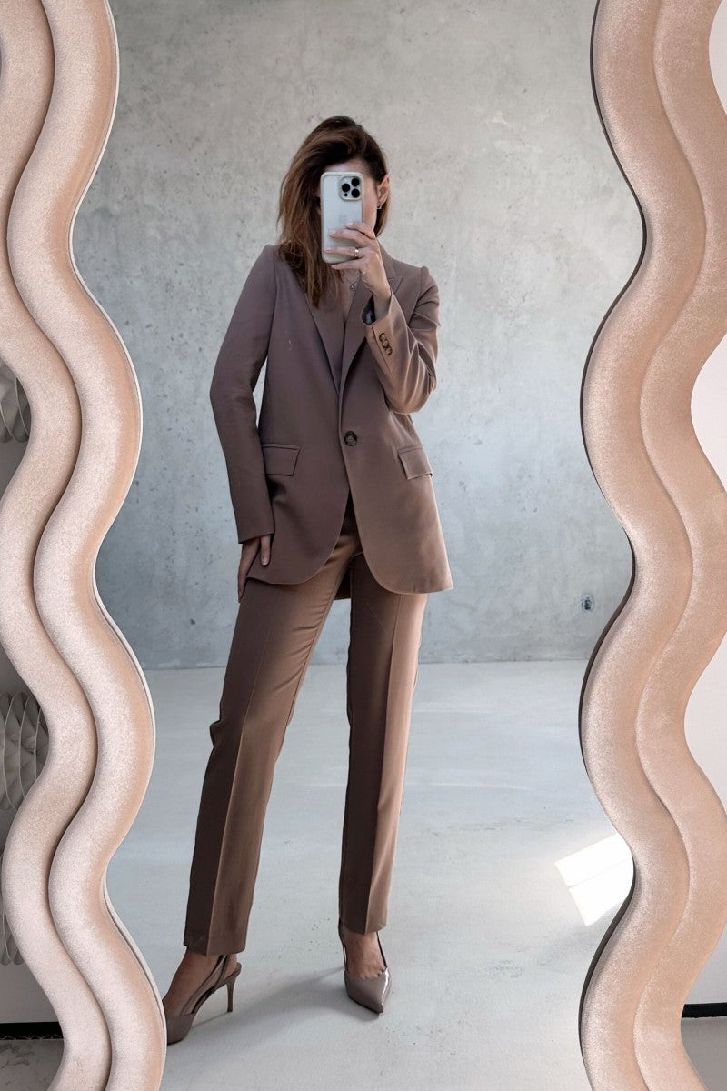 Classic cappuccino cut trousers