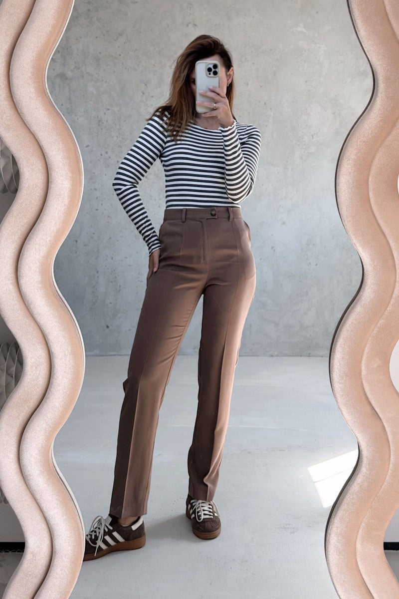 Spodnie o klasycznym kroju cappucinno