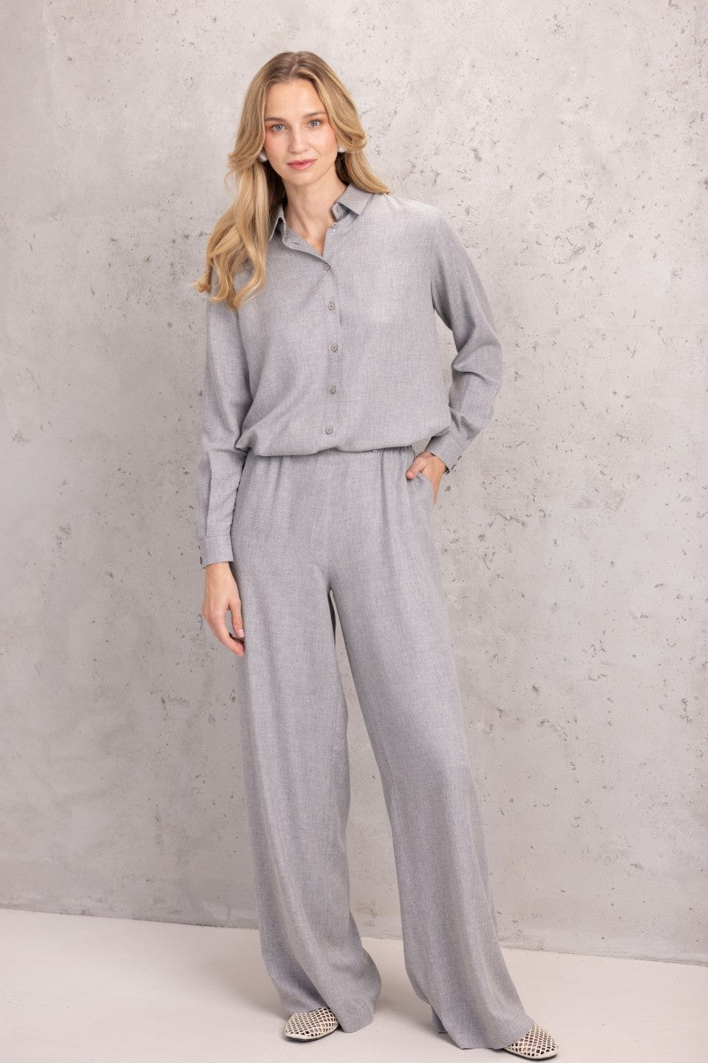 Spodnie o szerszym kroju z gumą i szlufkami szare