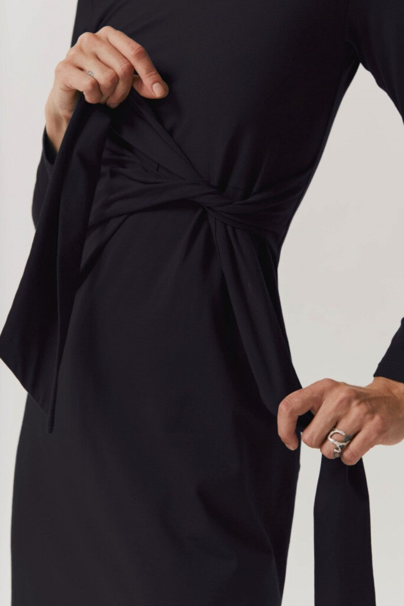 Sukienka maxi z długim rękawem i supłem czarna