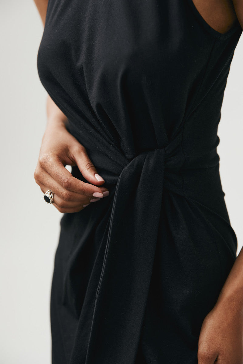 Sukienka maxi z supłem czarna