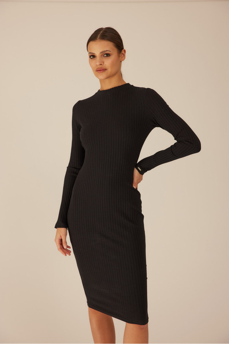 Sukienka w prążek czarna
