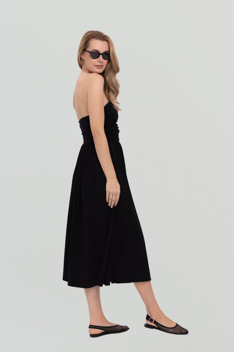 Sukienka z marszczeniami z odpinanymi ramiączkami czarna