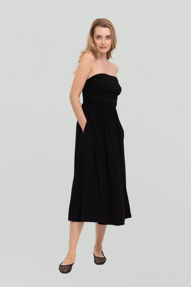 Sukienka z marszczeniami z odpinanymi ramiączkami czarna