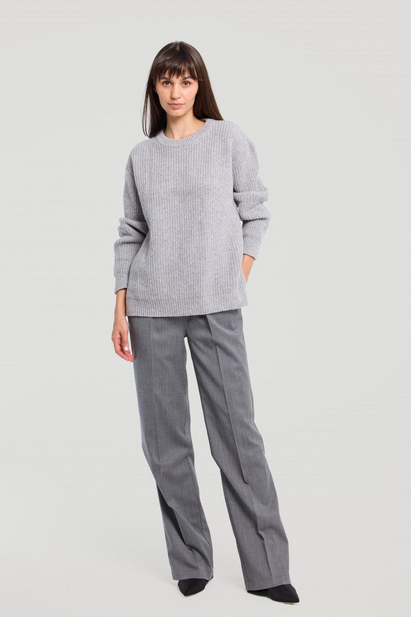 Klasyczny wełniany sweter szary